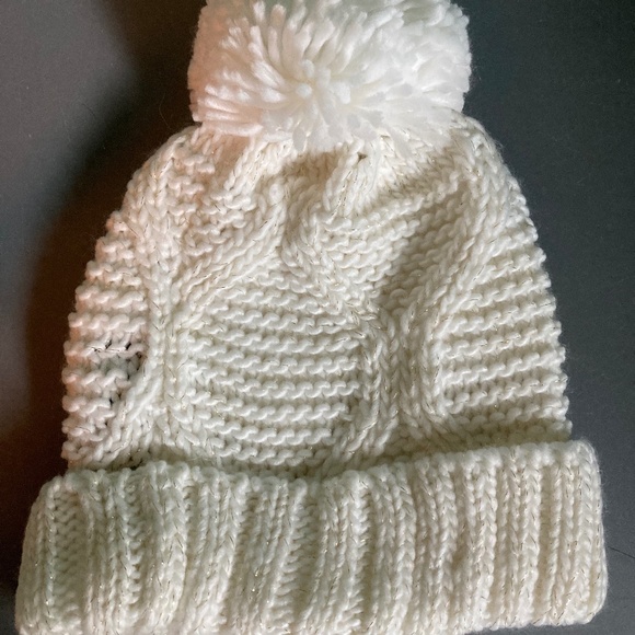 LAST CHANCE! Jessica Simpson White Hat and Scarf Set - Picture 1 of 7